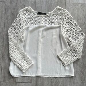 Zara White Crochet Lace Sleeve Women's Top Blouse size Small Beachwear Workwear